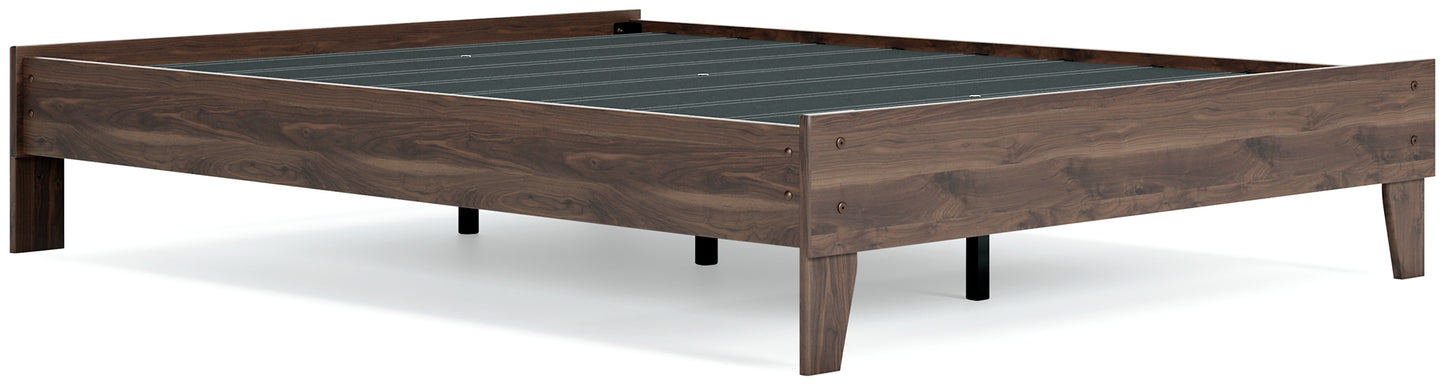 Calverson Queen Platform Bed with 2 Nightstands