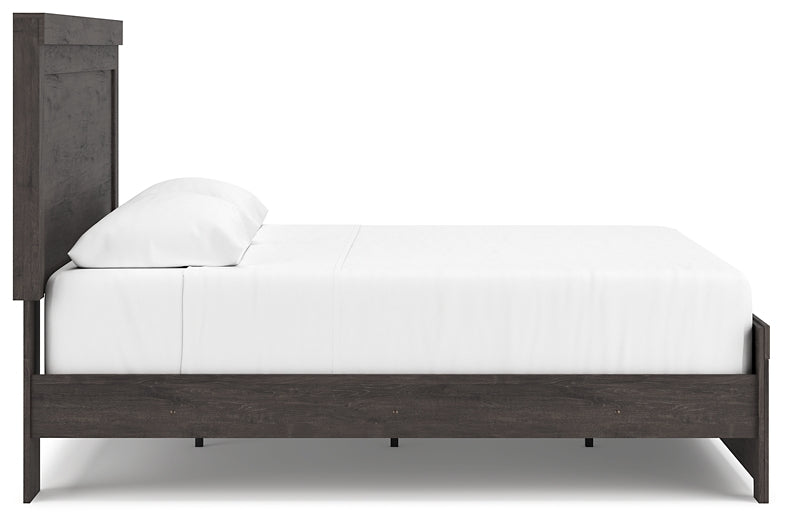 Brinxton King Panel Bed