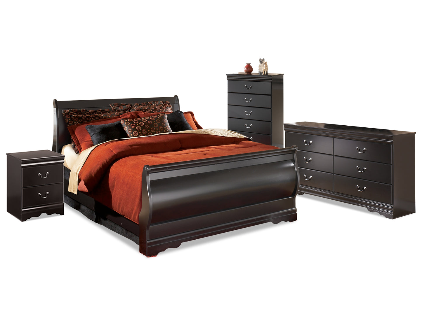 Huey Vineyard Queen Sleigh Bed with Mirrored Dresser and Nightstand